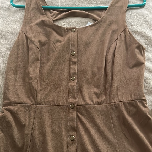 NWT*Maurice’s Flowy, functional button down dress - Picture 5 of 9